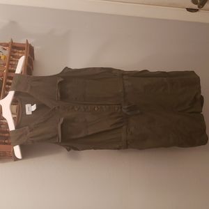 Militar color green romper, slightly used for girls, teens. Old Navy, size 14.